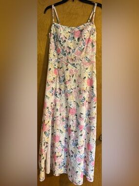 Size S. White dress with floral print maxi